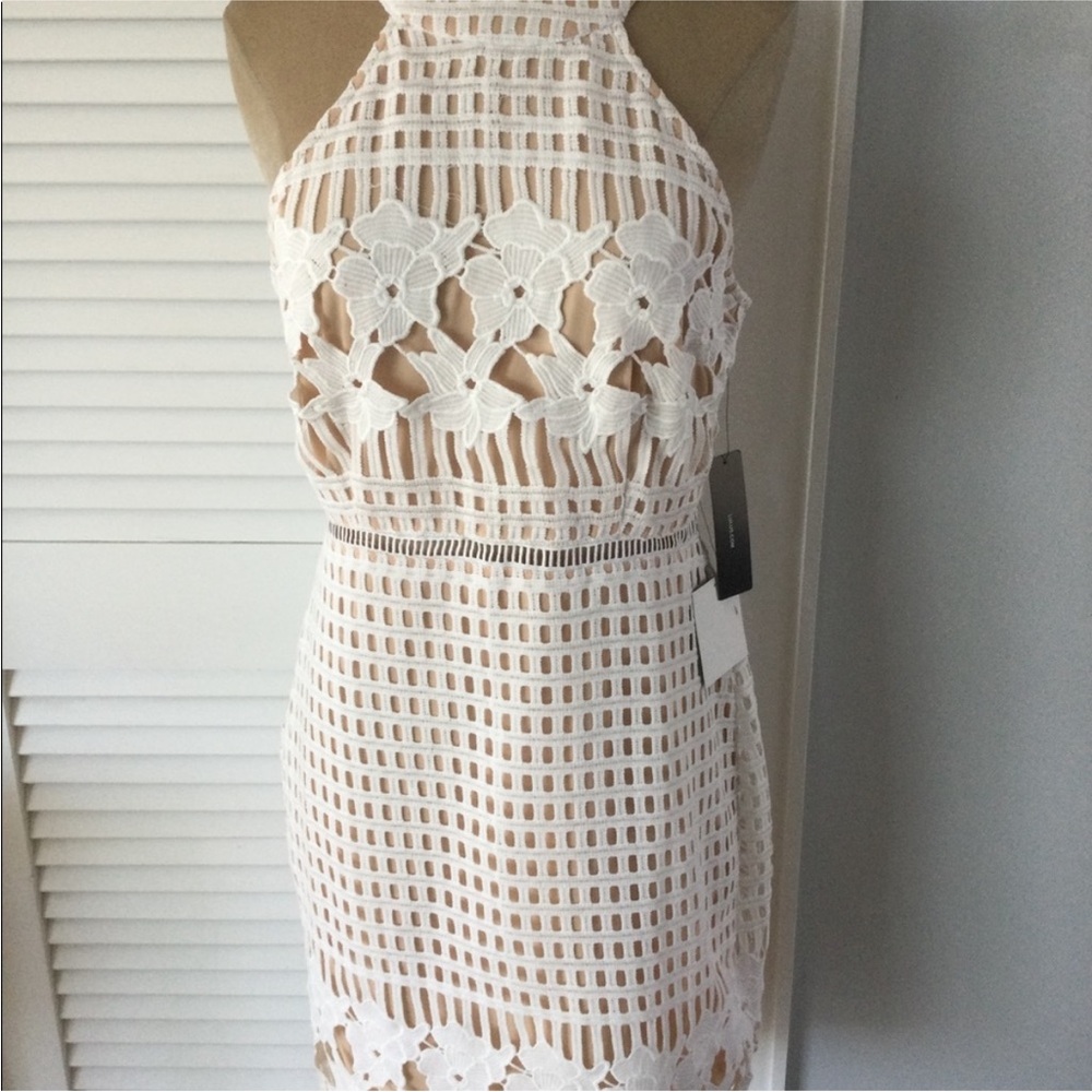 NWT Lulu’s Nude Look Lace Dress - Picture 2 of 8